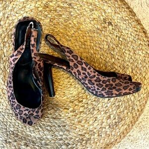 FIONI leopard print sling back 4” heels. SZ 8 fabric upper. Lightly worn